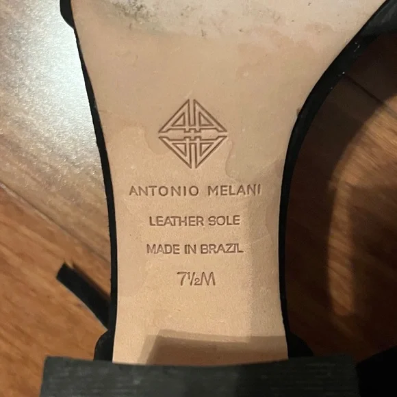 Elegant Black Strappy Women's Sandals - Picture 3 of 4